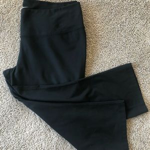 Nike Women's Dri-Fit Cropped 3/4 Training Capri